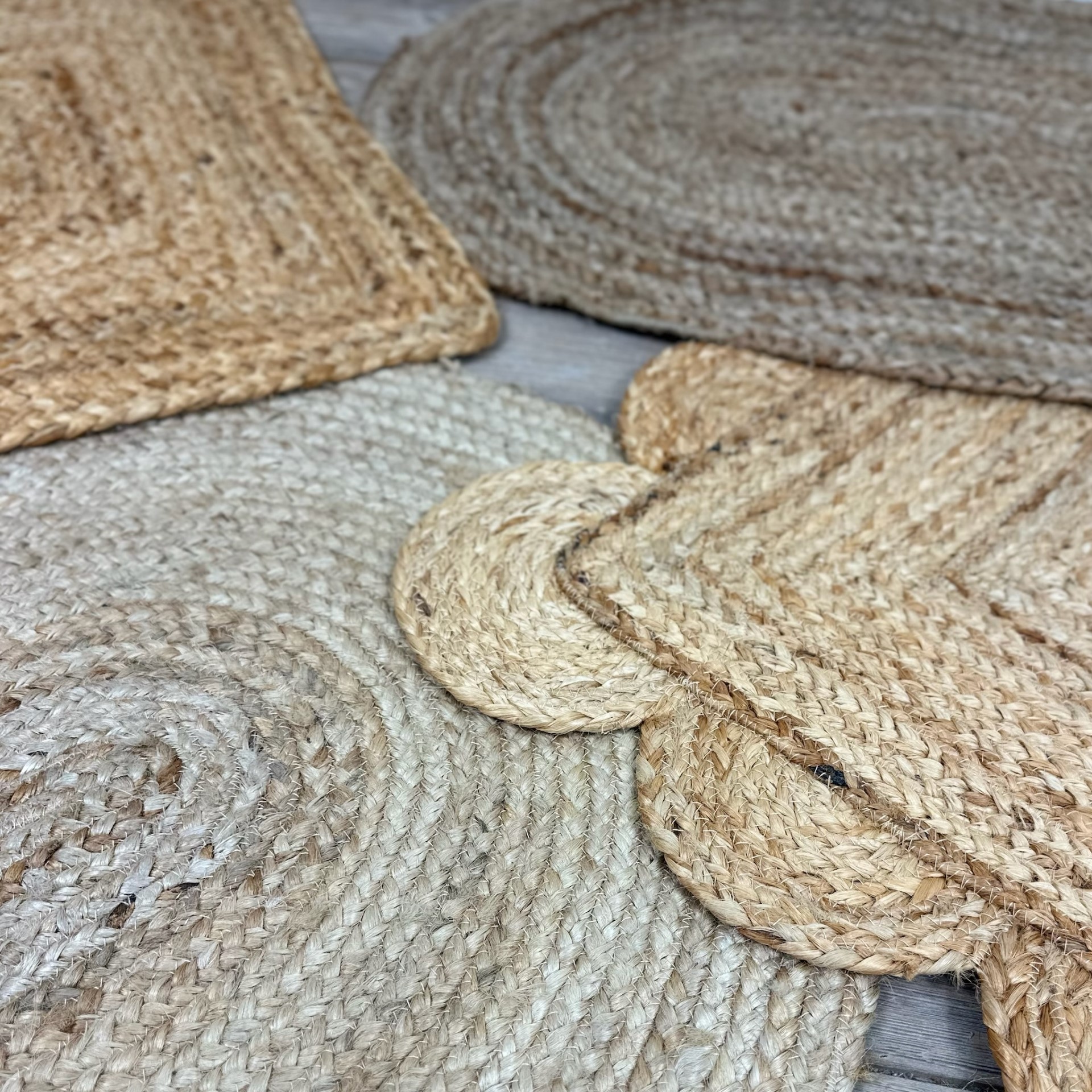 Jute rugs and accessories